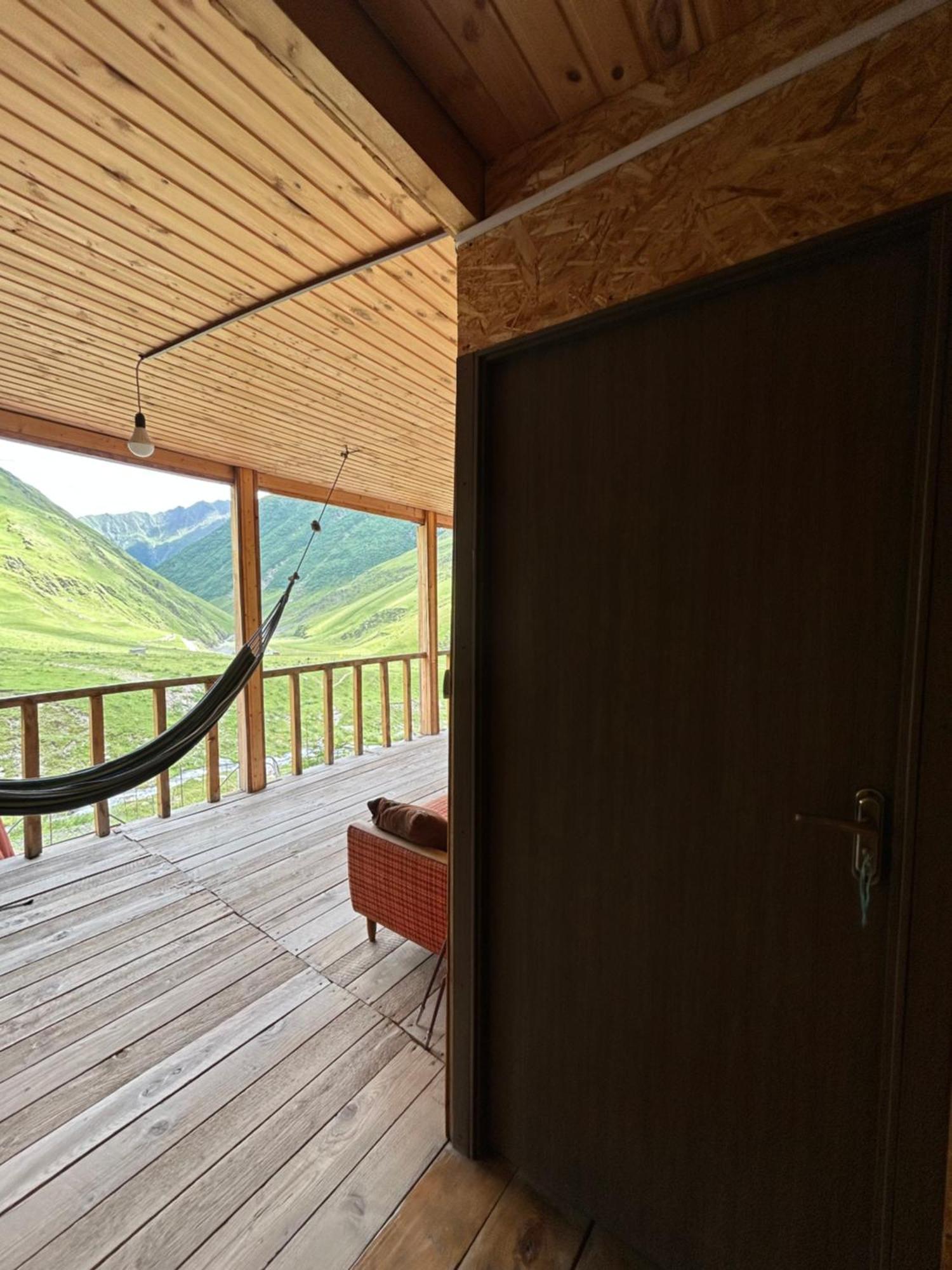 Shio's Stonehouse in Tusheti Hostel Buitenkant foto