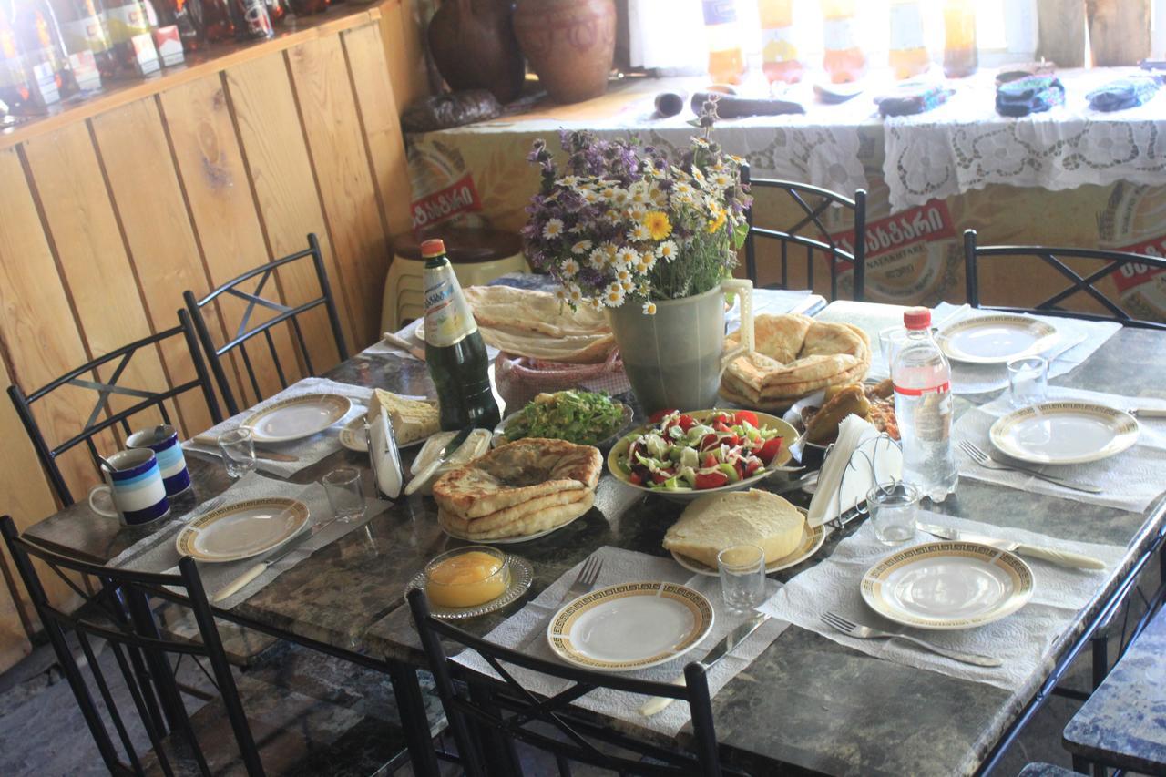 Shio's Stonehouse in Tusheti Hostel Buitenkant foto